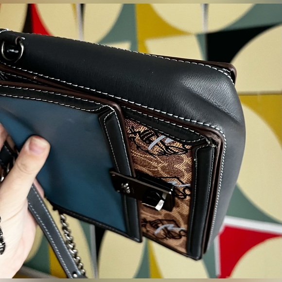 Authentic - Coach Hutton - Signature Blocked All Over Horse by Guang Yu - Picture 9 of 14